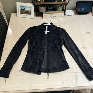 Lululemon define jacket size 4